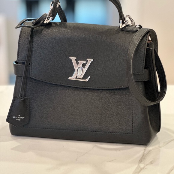 Louis Vuitton Handbags - Louis Vuitton Lockme Ever BB Noir